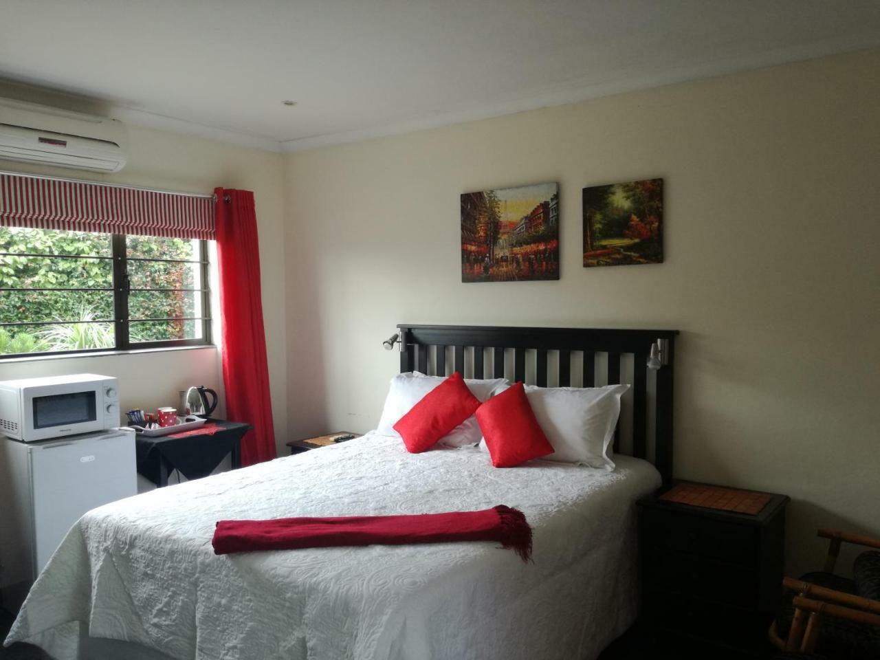 Avalon Guest House Amanzimtoti Esterno foto